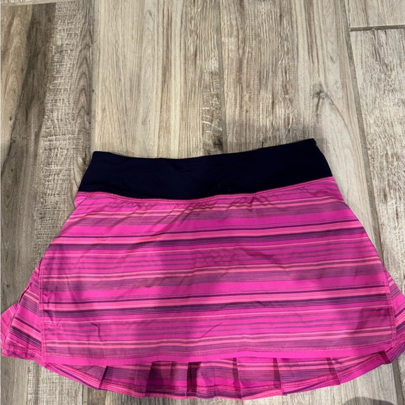 Lululemon Pink & Blue Ruffle Back Athletic Skirt – Size 4 - Picture 1 of 4